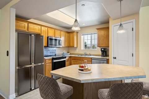 Tiny photo for 164 E SPENCER PEAK WAY S #A6, Draper, UT 84020 (MLS # 2110711)