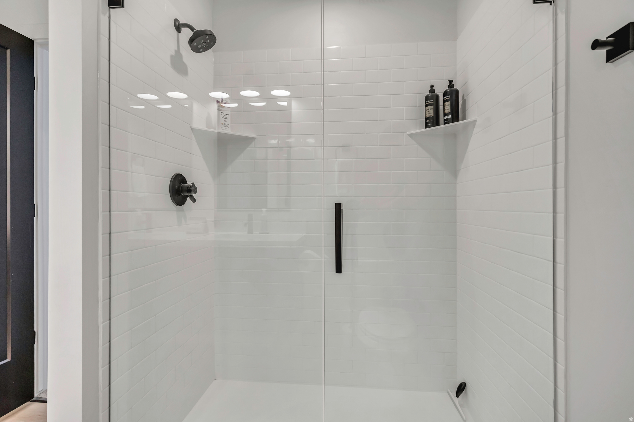 THE MARY - Residential