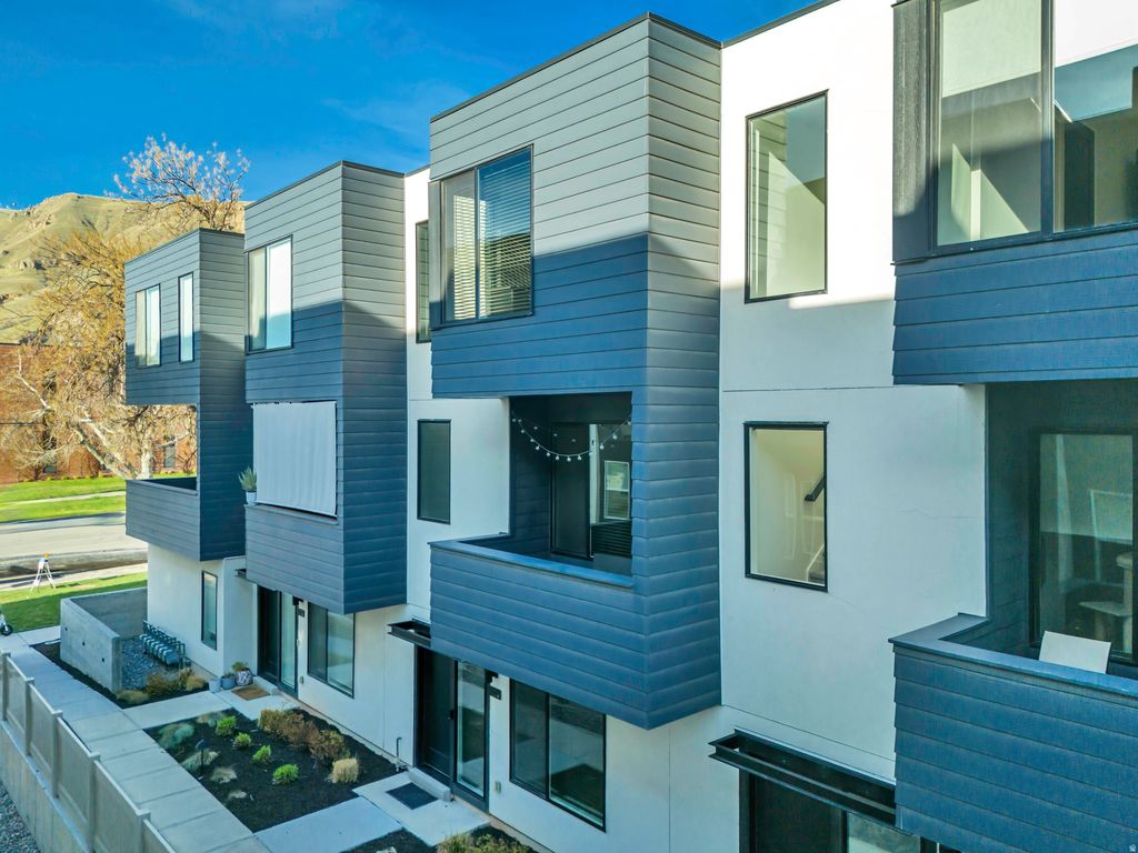 Photo of 351 W 800 N #3, Salt Lake City, UT 84103 (MLS # 2147957)