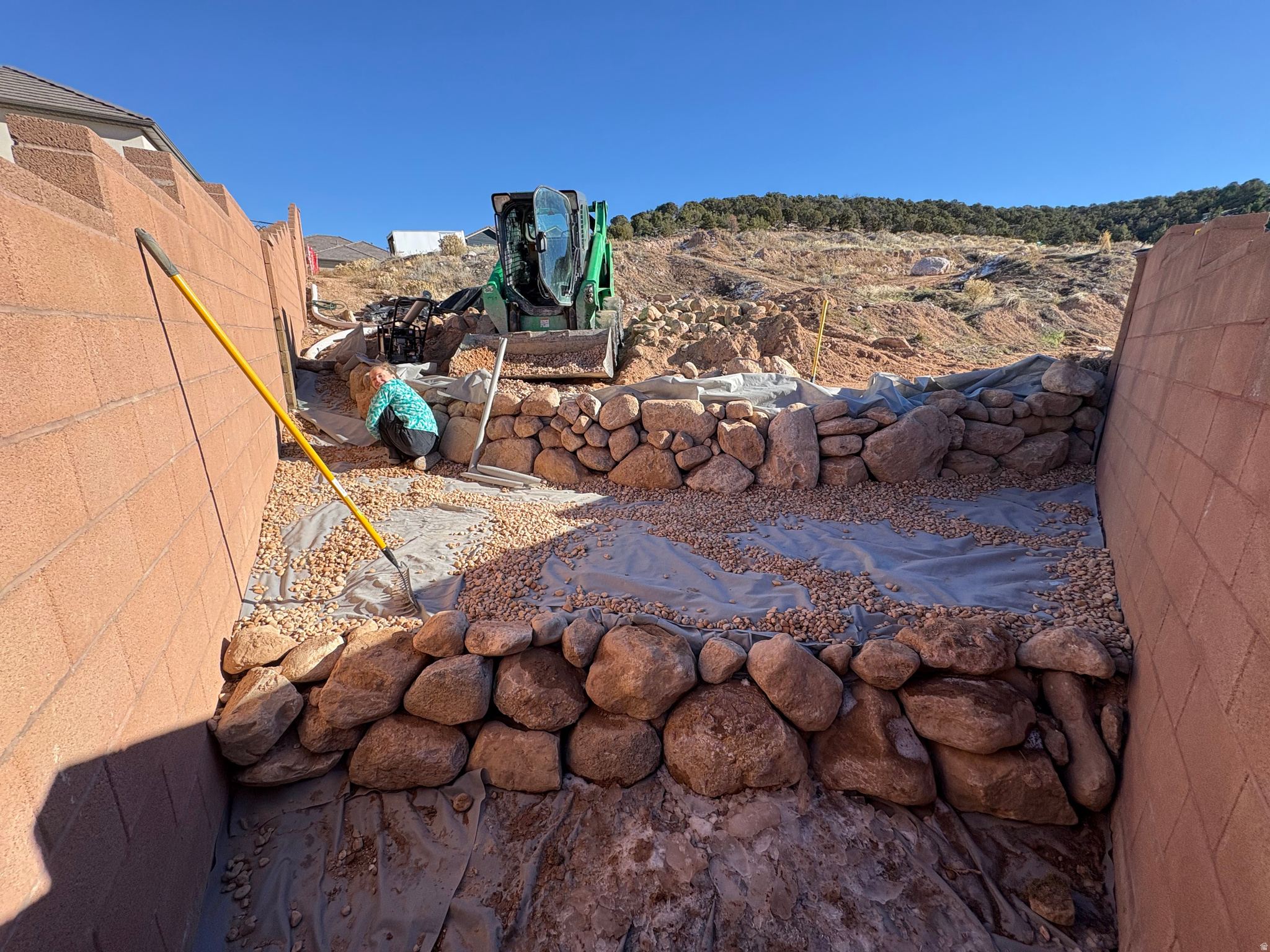 HIDDEN HILLS COVE - Land