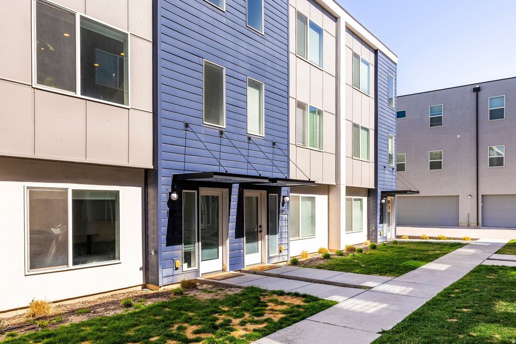 Photo of 620 N ORCHARD DR #30, North Salt Lake, UT 84010 (MLS # 2145445)