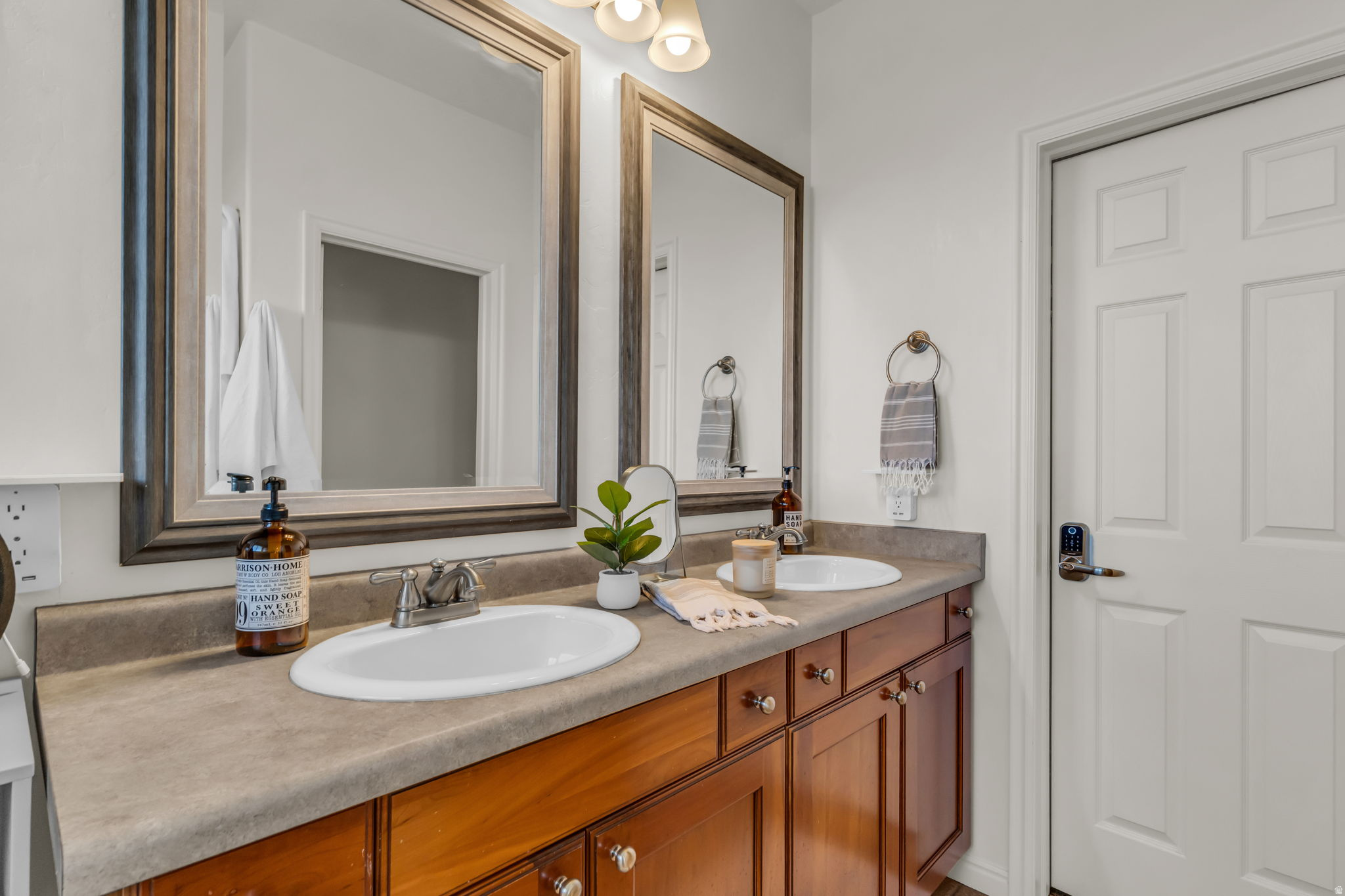 EAGLE CREST 1 - Residential