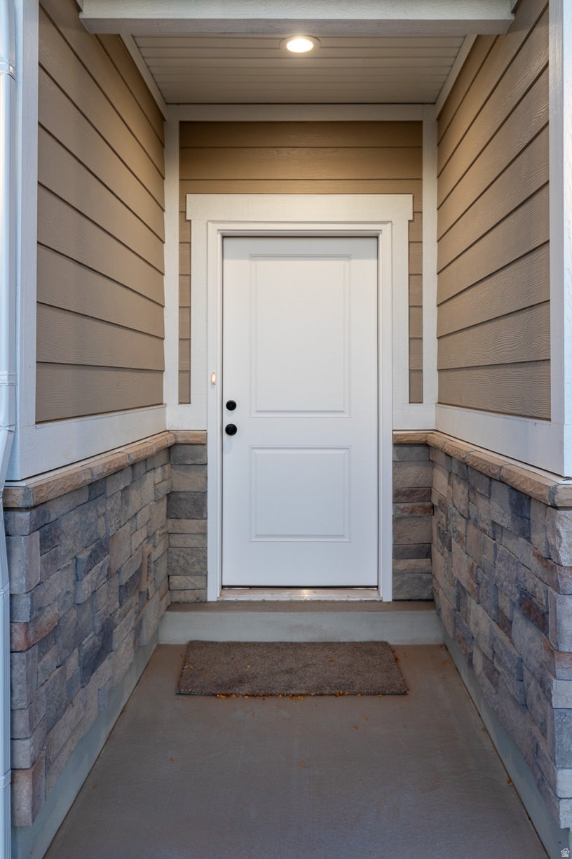 Photo of 308 N CANTERBURY WAY, Clearfield, UT 84015 (MLS # 2175109)