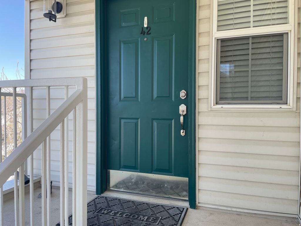 Photo of 490 E 700 S #D42, Clearfield, UT 84015 (MLS # 2141938)