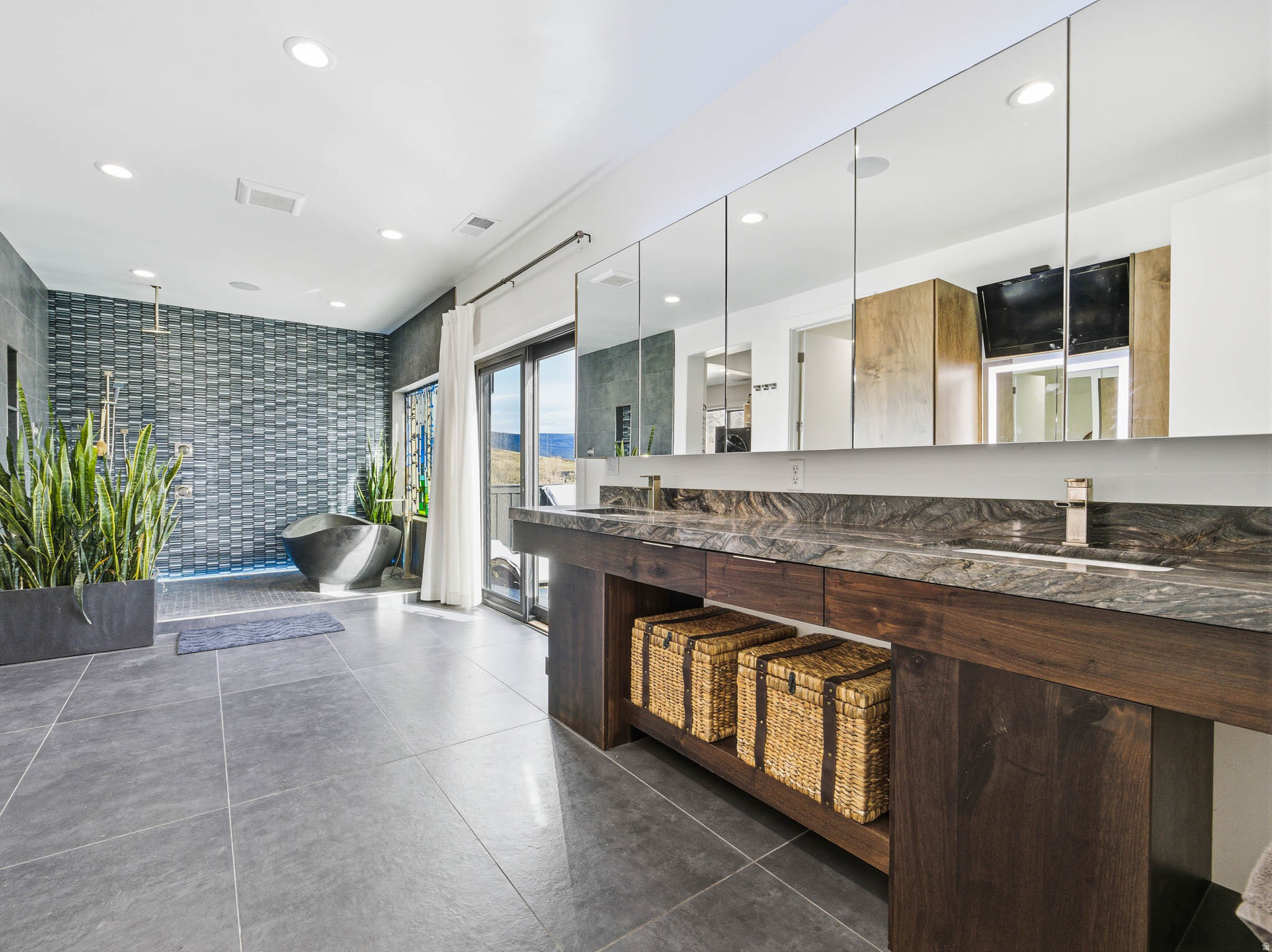 MIDWAY FARMS - Residential