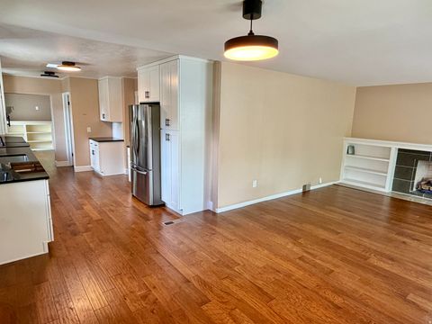 Tiny photo for 2742 S BEVERLY ST E, Salt Lake City, UT 84106 (MLS # 2150810)