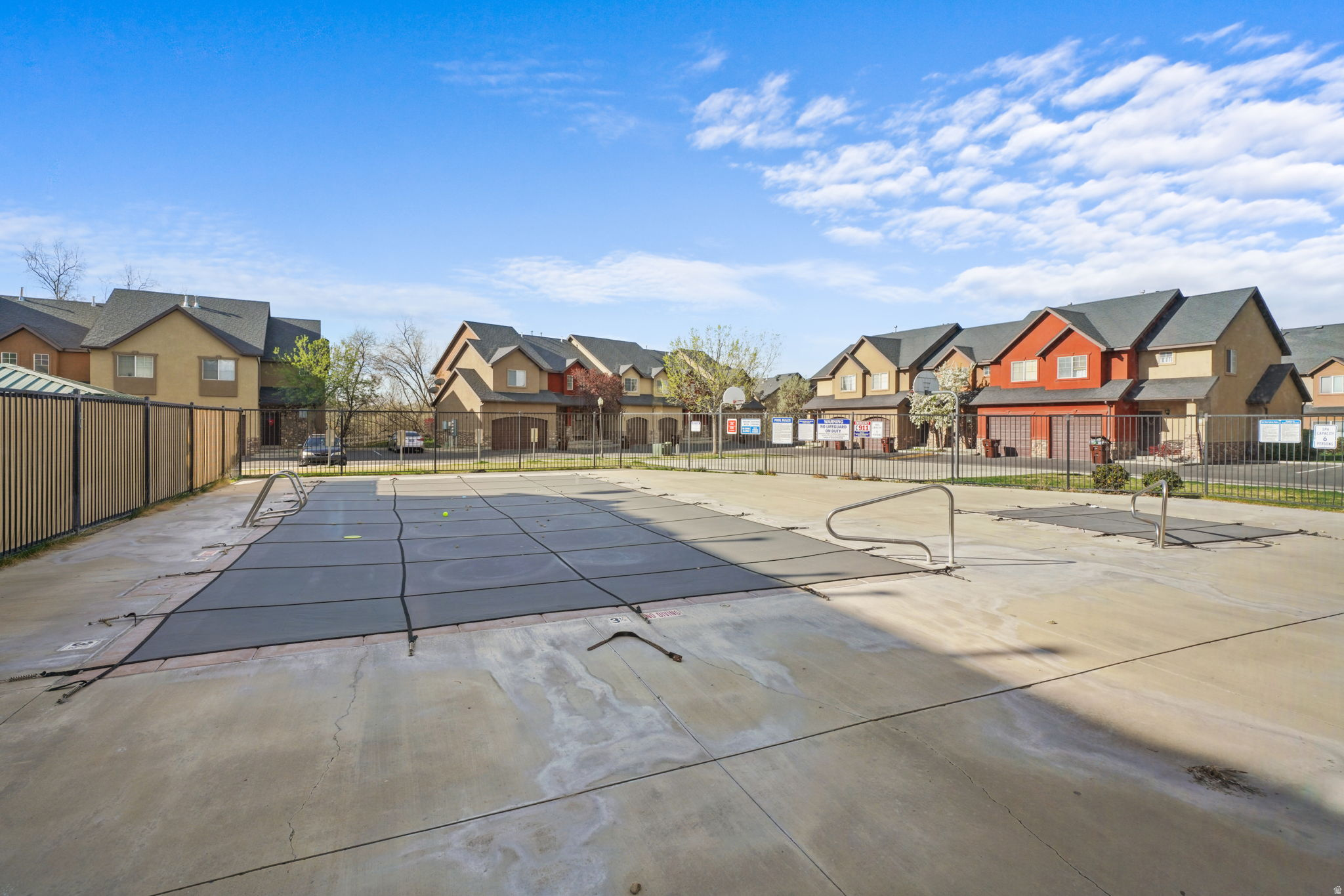 MAPLEWOOD - Residential