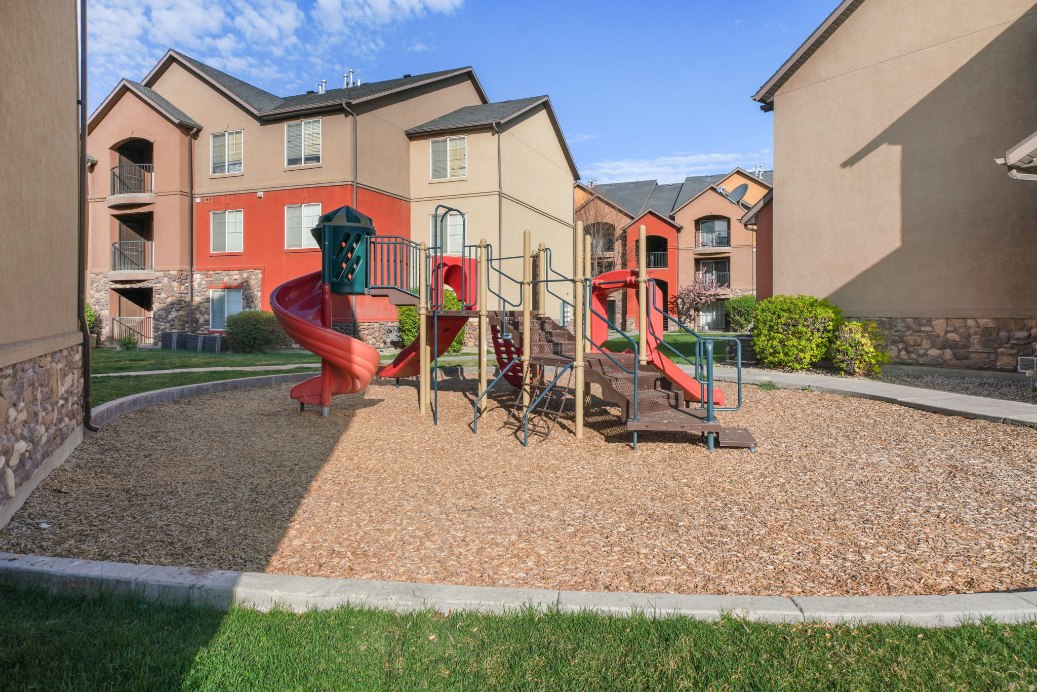 MAPLEWOOD - Residential