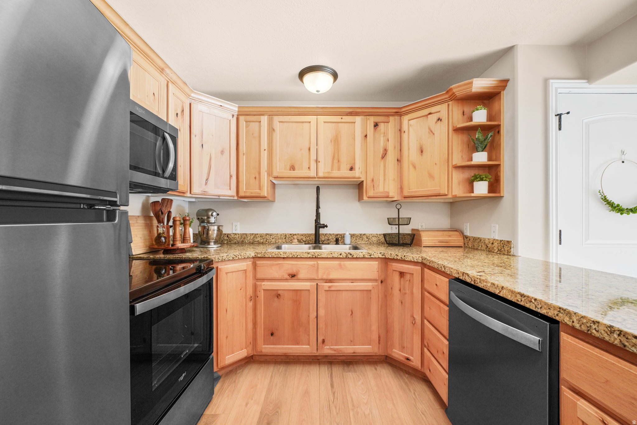 MAPLEWOOD - Residential