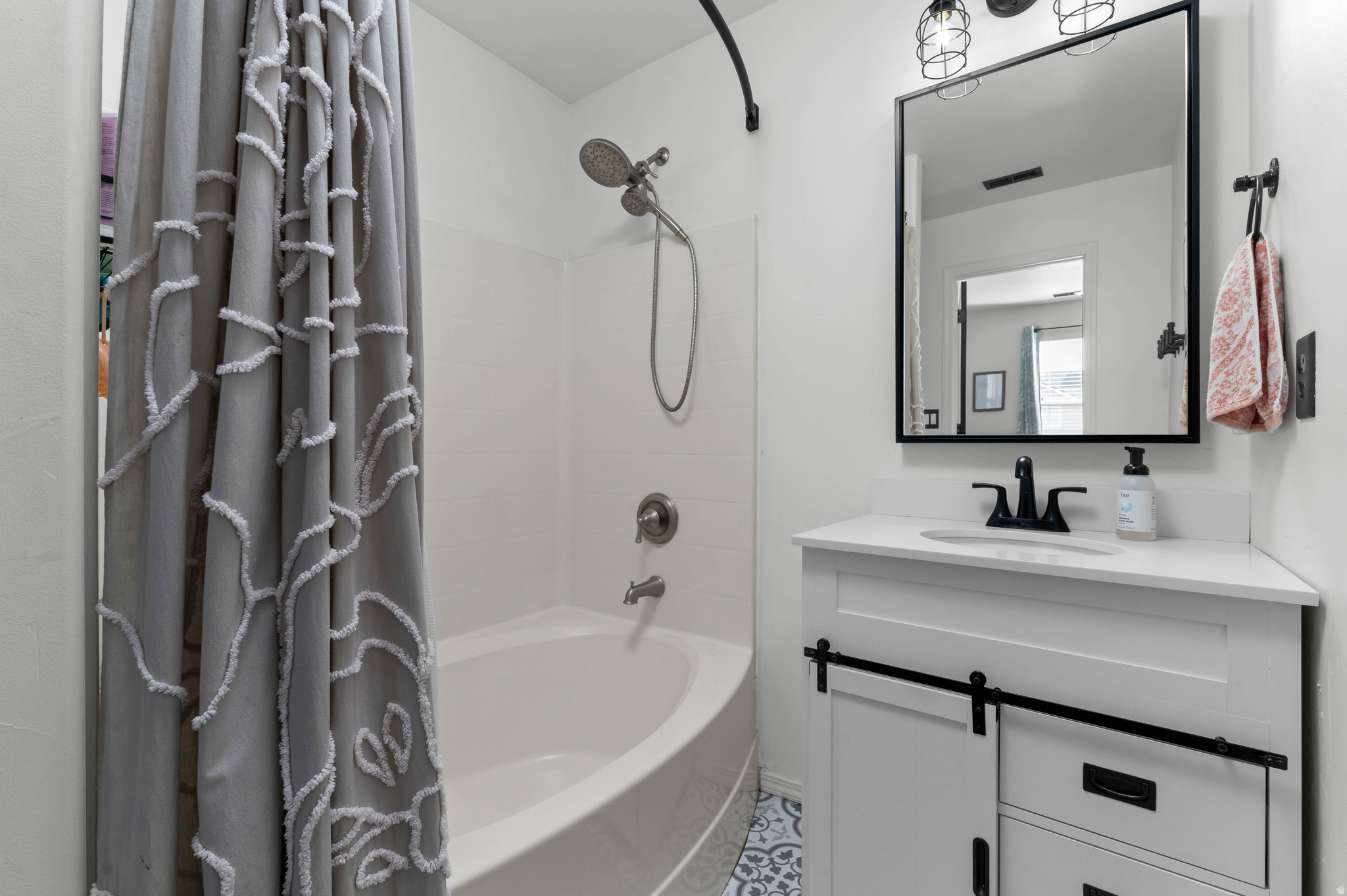 COMISKEY PARK GARDEN - Residential