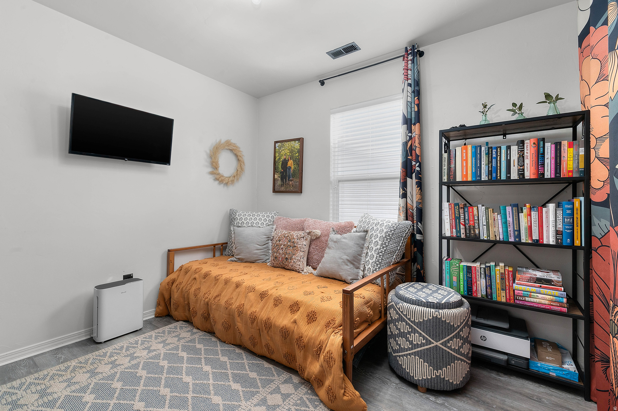 COMISKEY PARK GARDEN - Residential