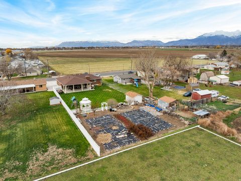 Tiny photo for 2885 W 700 S, Syracuse, UT 84075 (MLS # 2123971)
