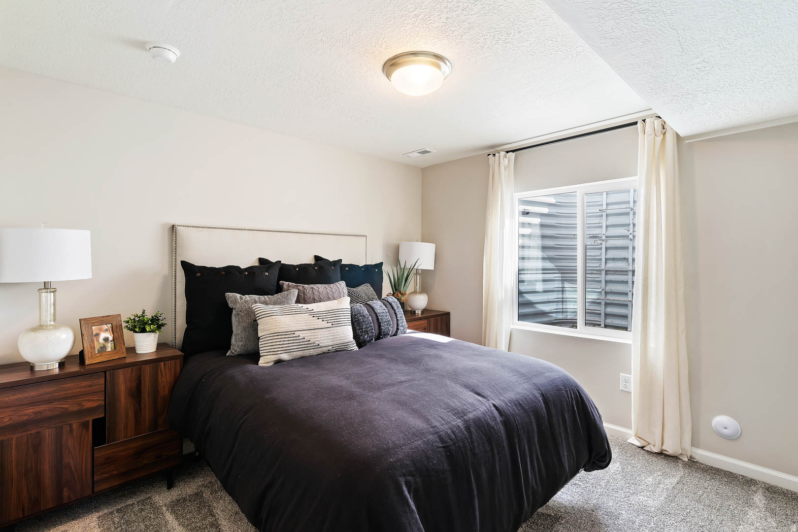 DAYBREAK - Residential