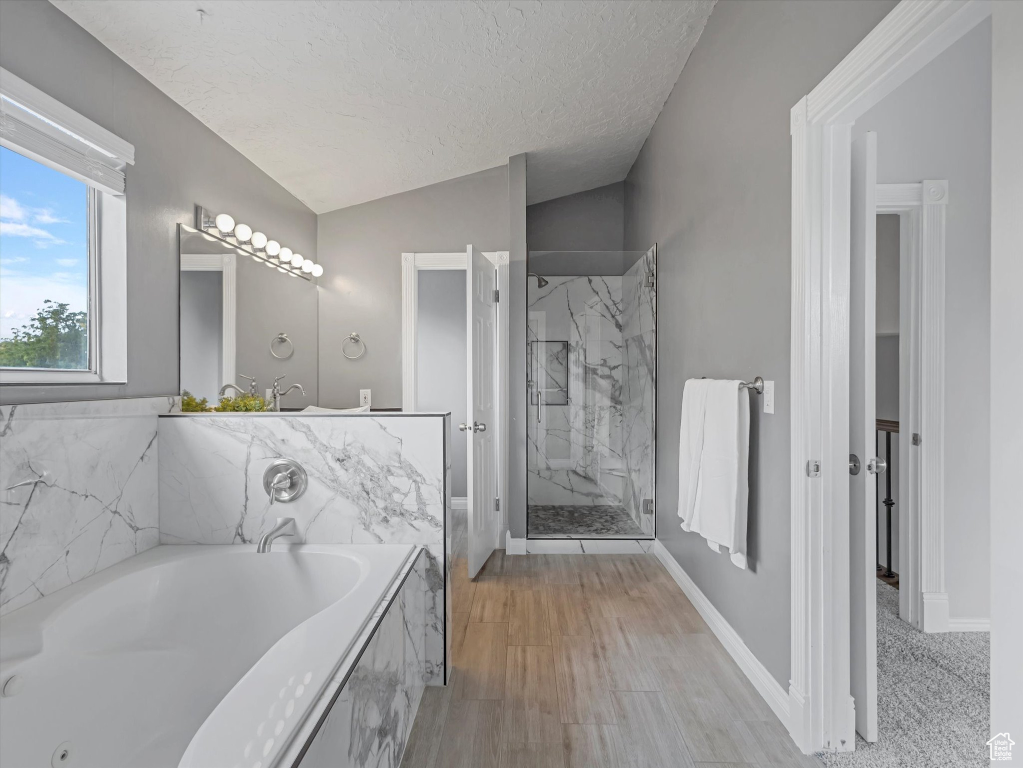 SHADOWBOOK - Residential