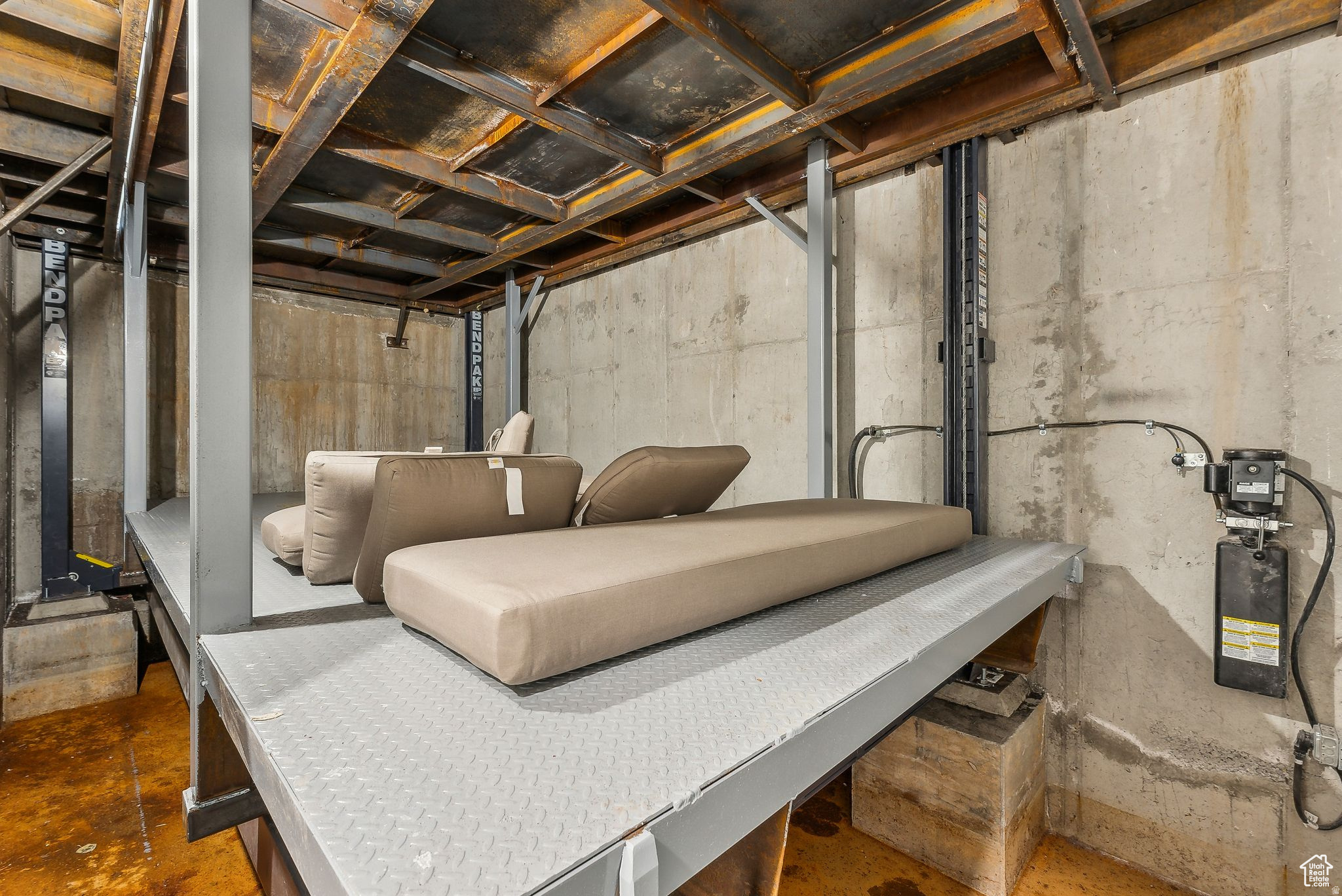 SNYDERS ADDITION - Residential