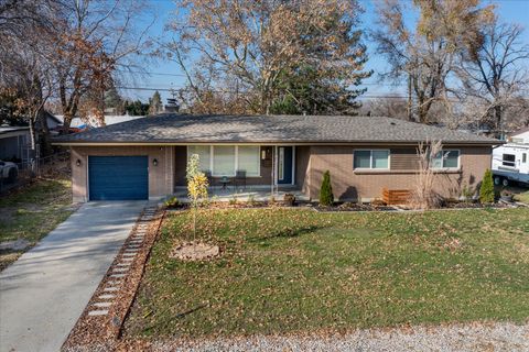 Photo of 1837 E BROOKHILL DR, Cottonwood Heights, UT 84121 (MLS # 2125511)