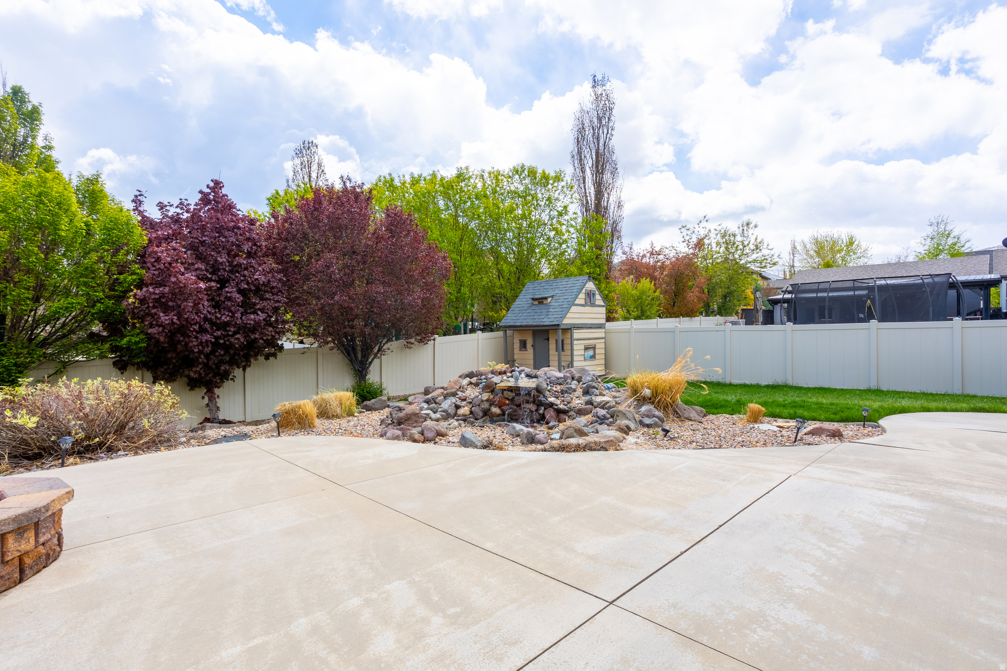 COVE@HERRIMAN SPRING - Residential