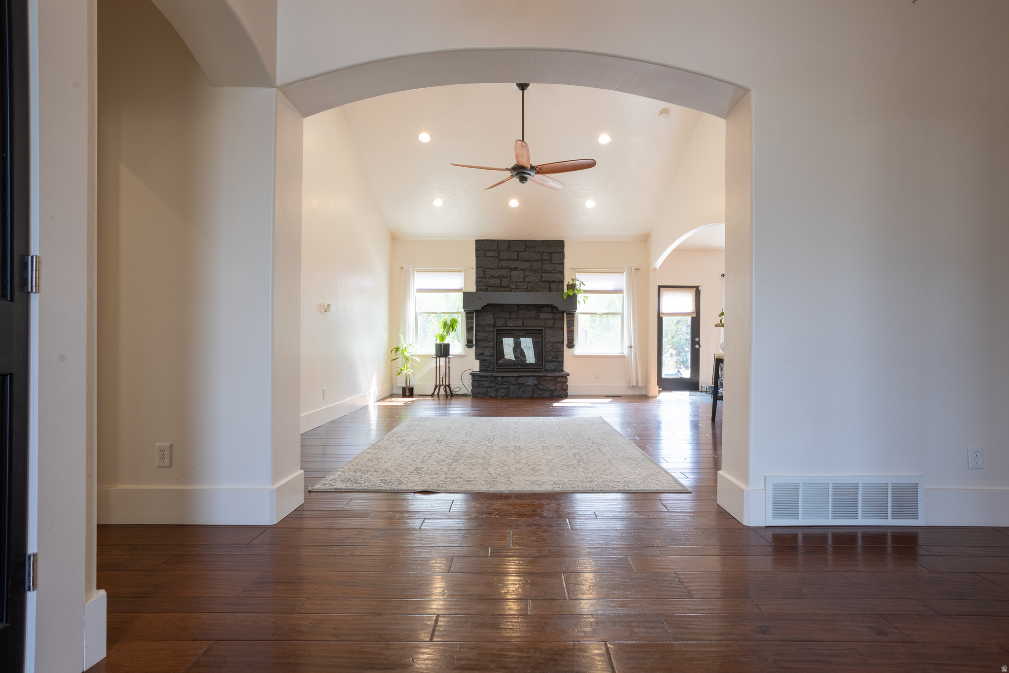 COVE@HERRIMAN SPRING - Residential