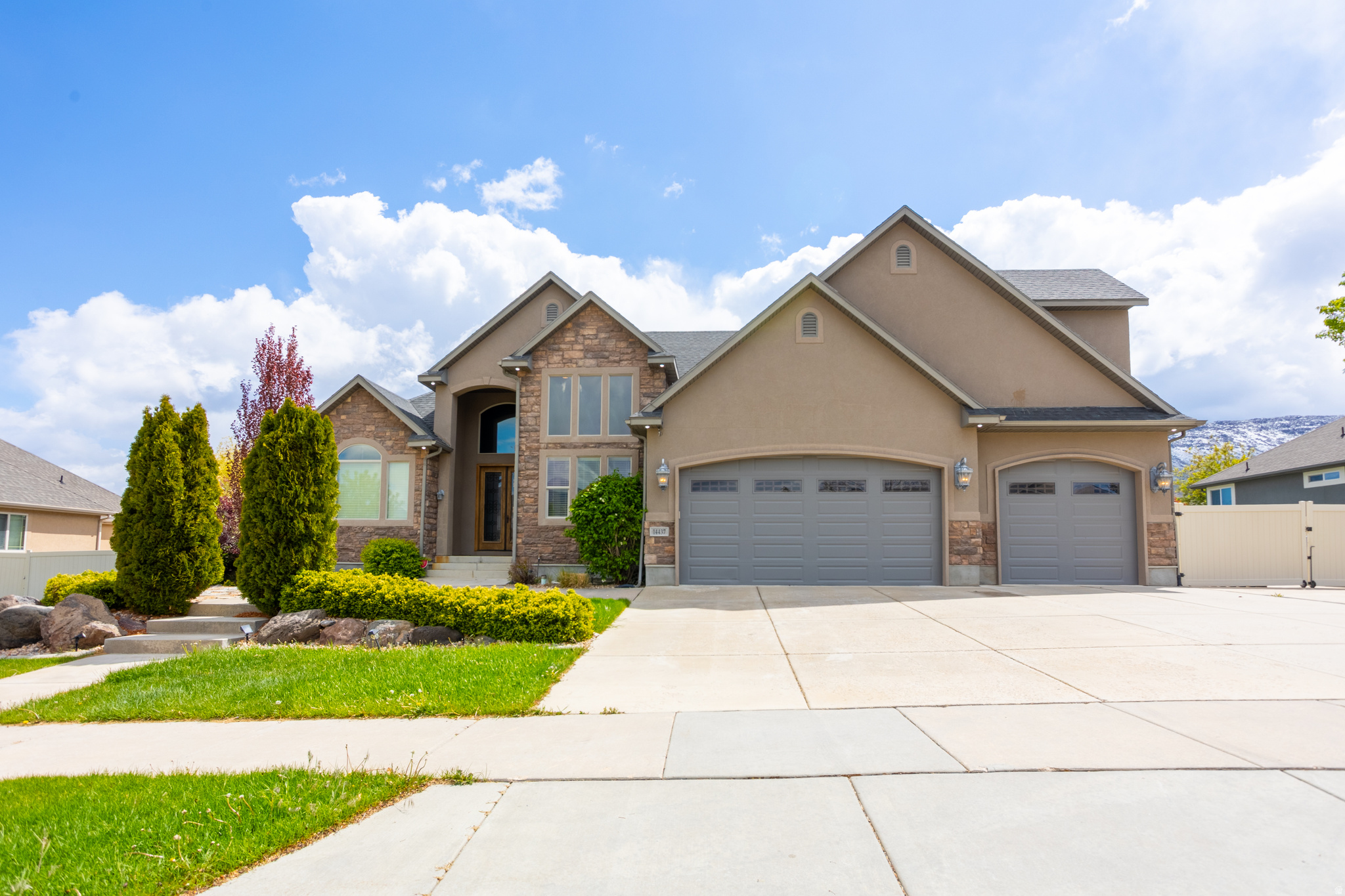 COVE@HERRIMAN SPRING - Residential