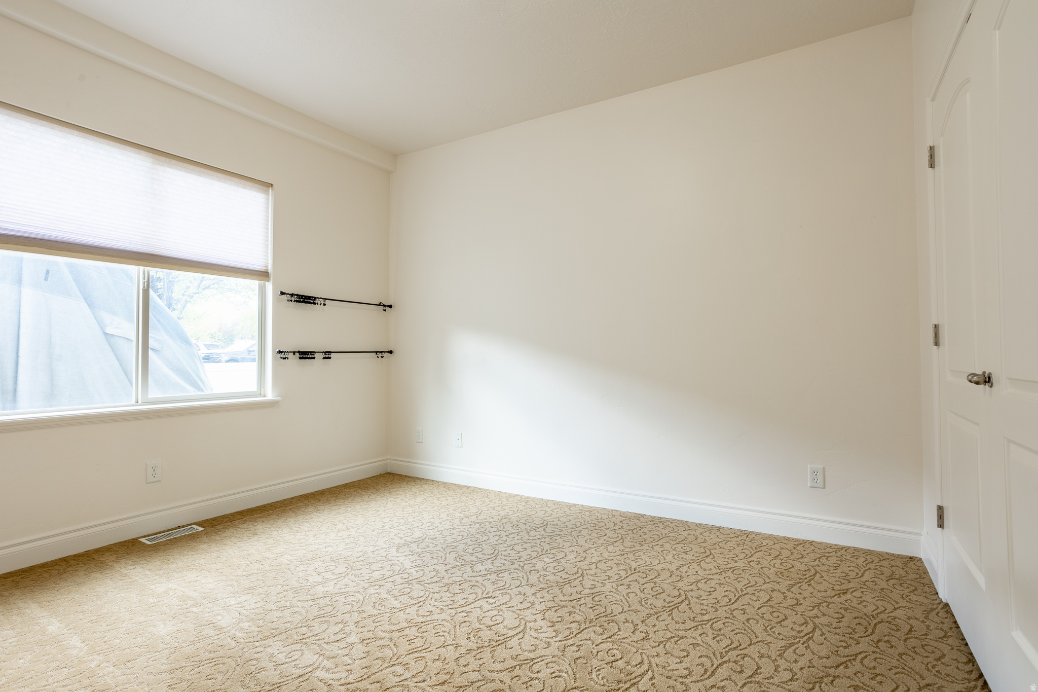 COVE@HERRIMAN SPRING - Residential