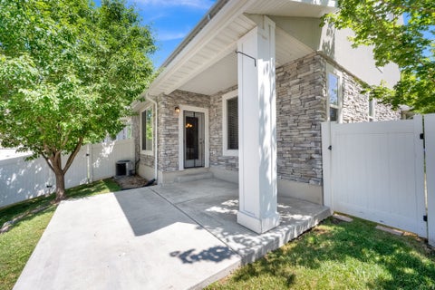 Tiny photo for 332 W PAGES LN, Bountiful, UT 84010 (MLS # 2162817)