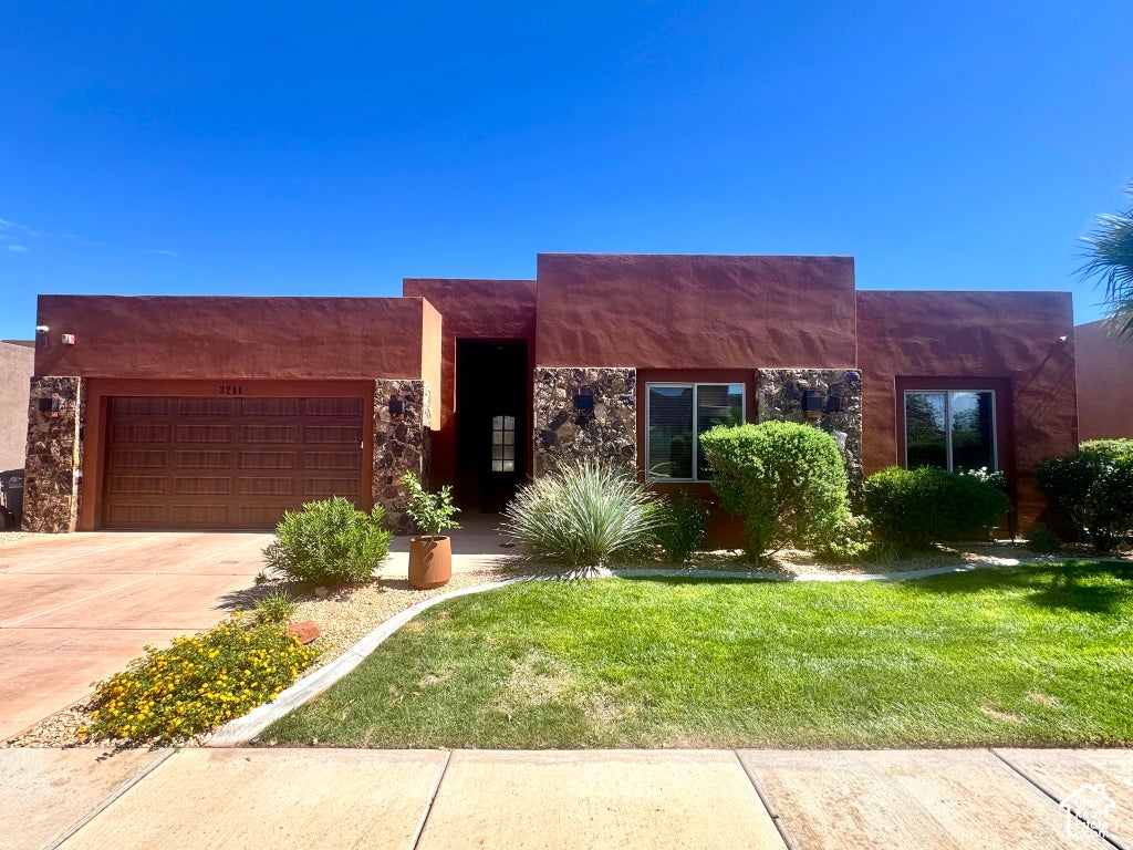 Photo of 3211 S 4900 W, Hurricane, UT 84737 (MLS # 2189635)