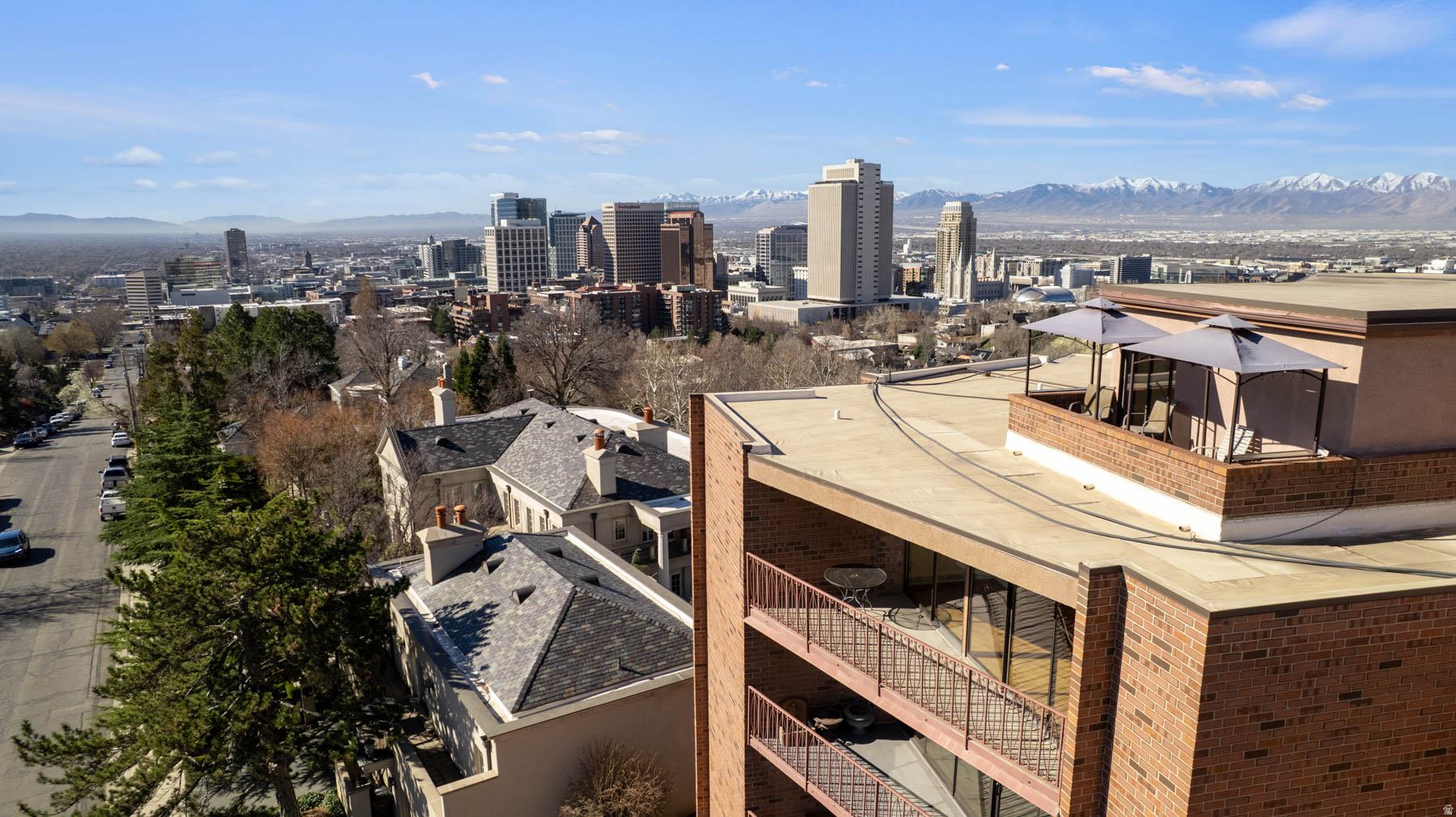 TOWER HILL - Residential