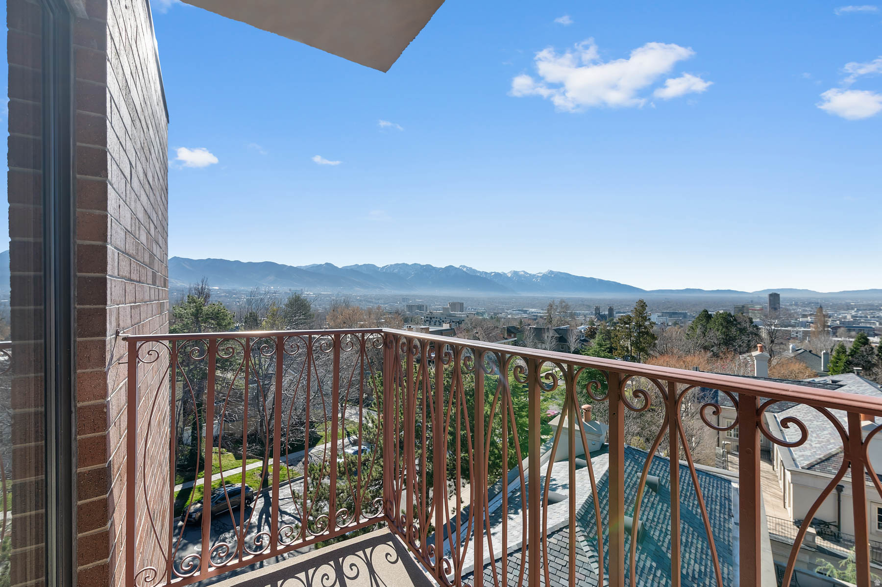 TOWER HILL - Residential