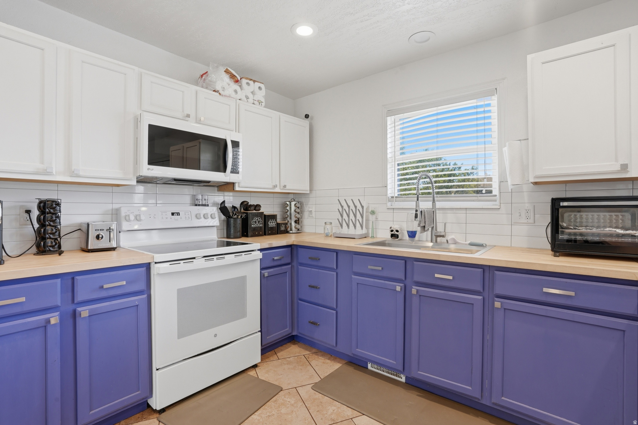 CANYON WEST - Residential