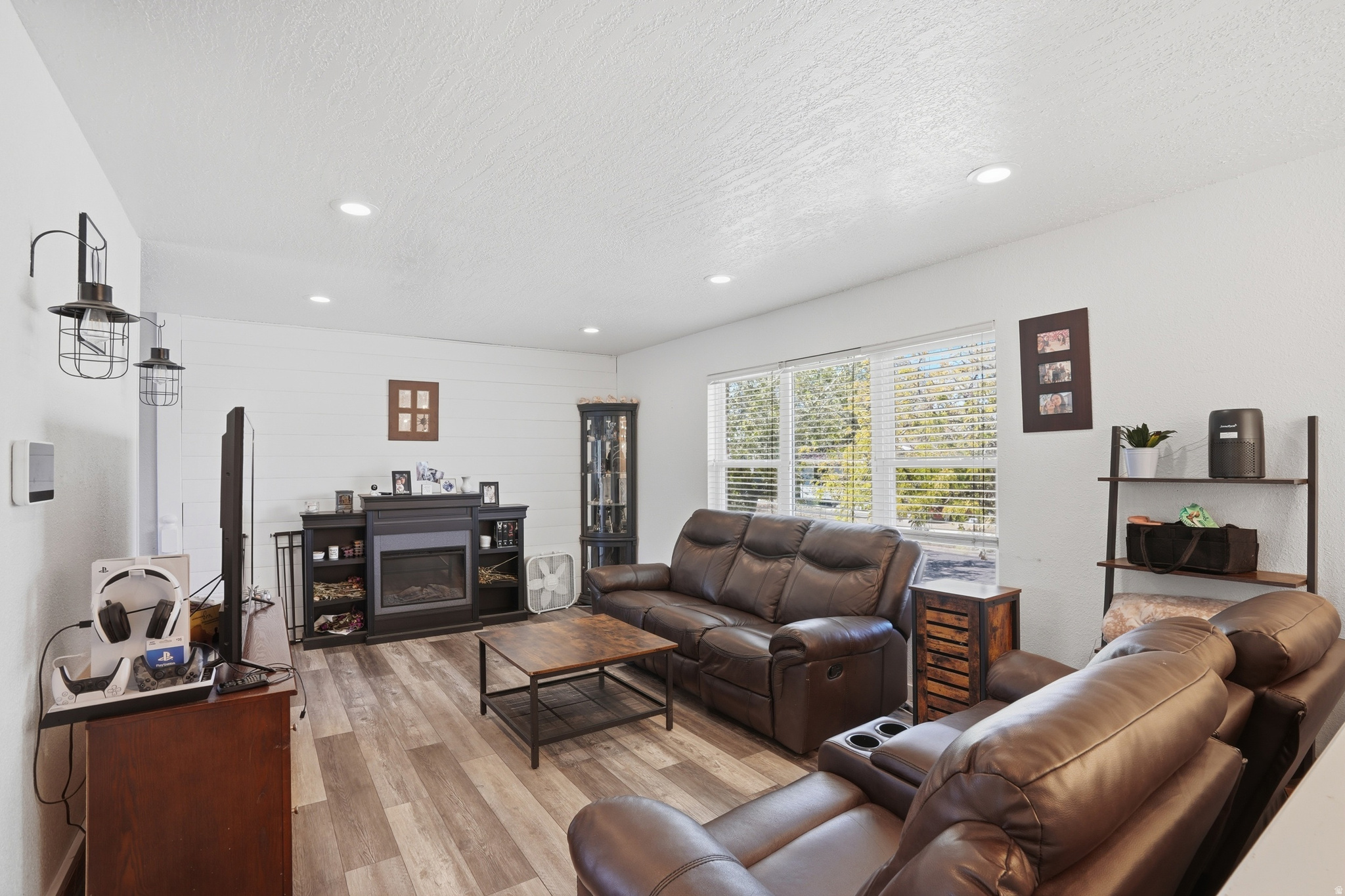 CANYON WEST - Residential