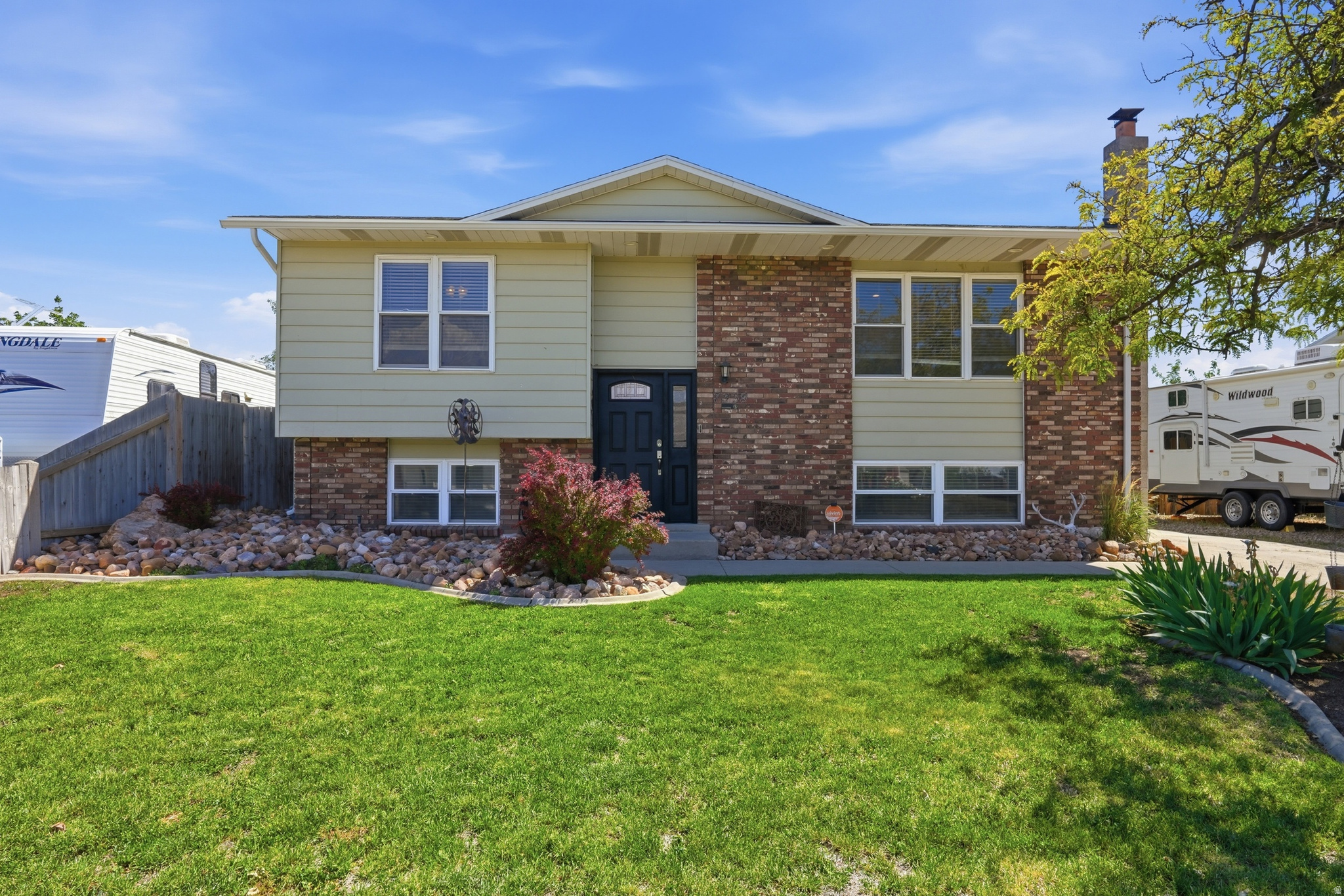 CANYON WEST - Residential