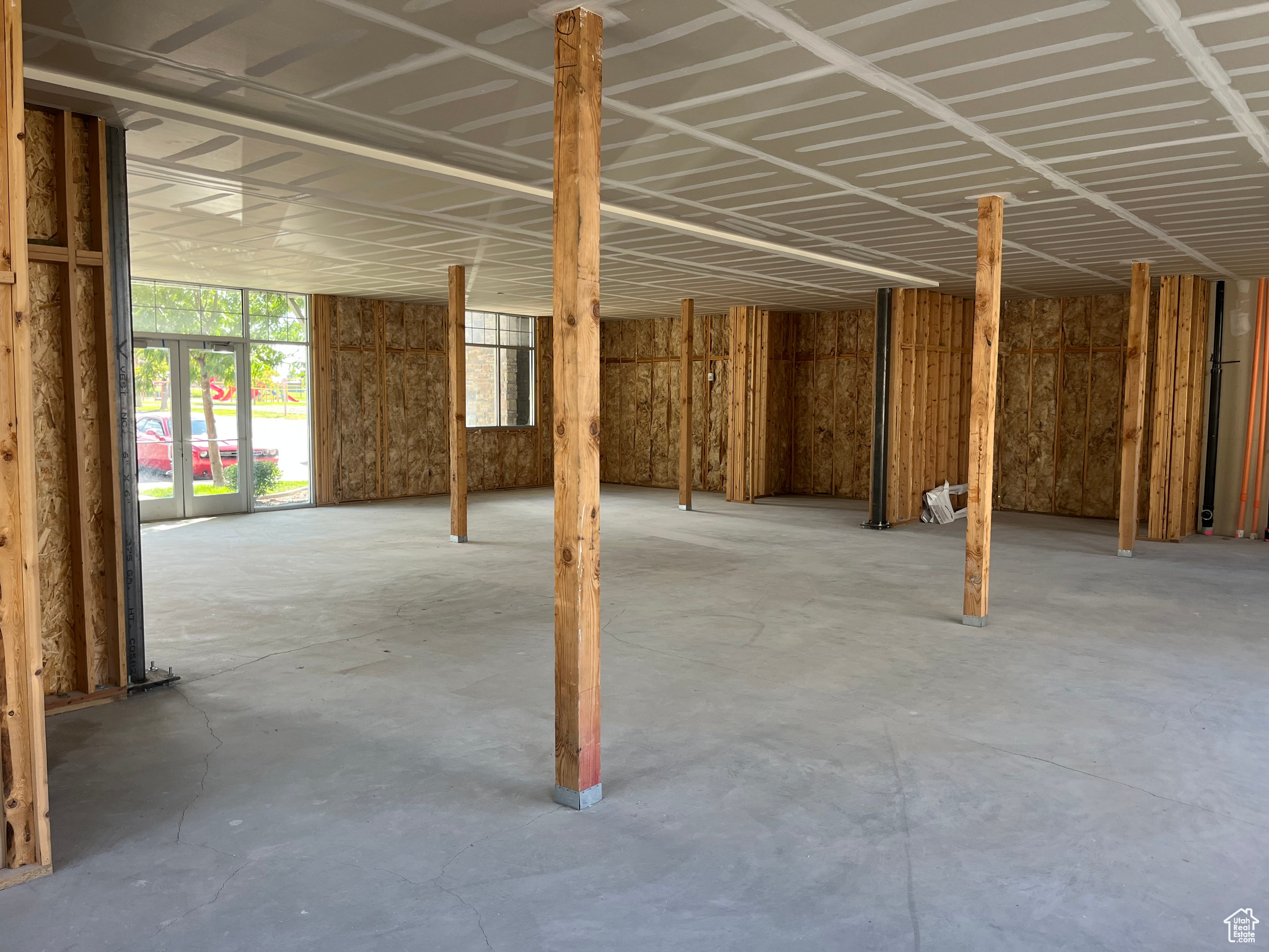 CENTENNIAL PARK - Commercial Sale