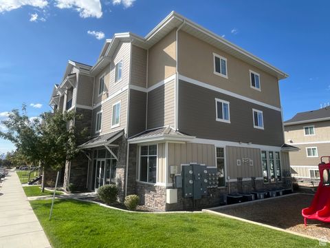 Tiny photo for 252 W 100 S, Santaquin, UT 84655 (MLS # 2116109)