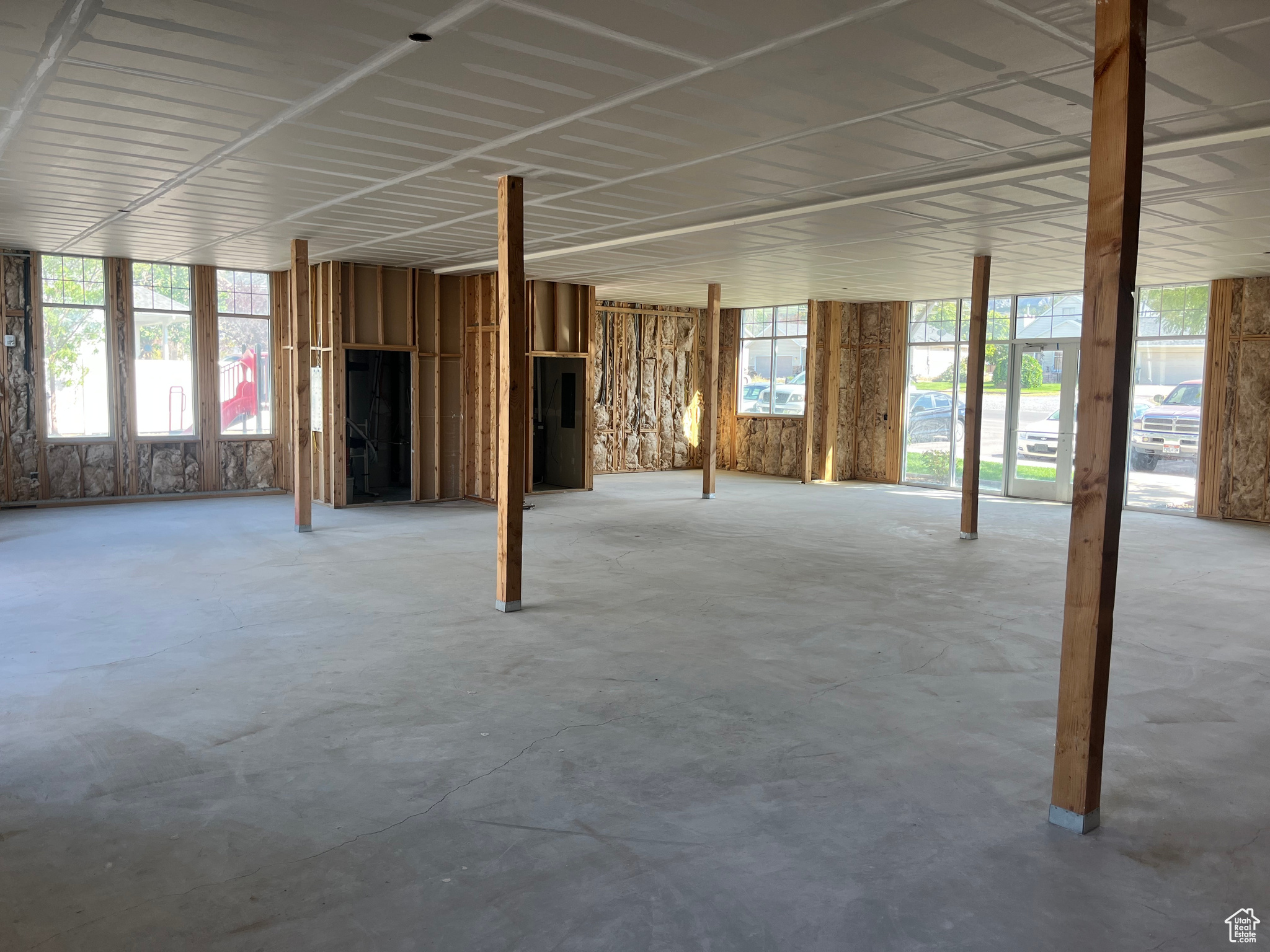 CENTENNIAL PARK - Commercial Sale