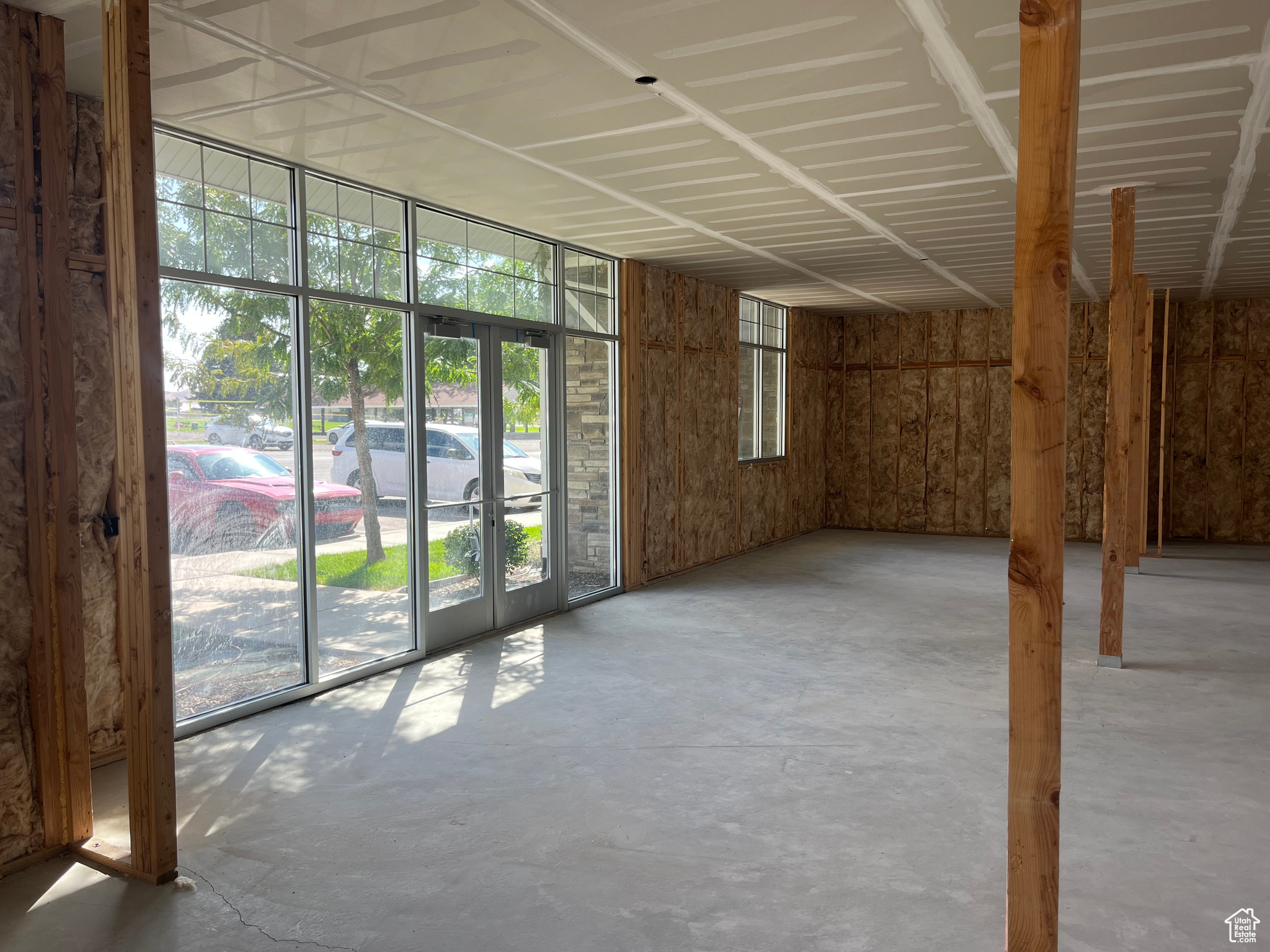 CENTENNIAL PARK - Commercial Sale