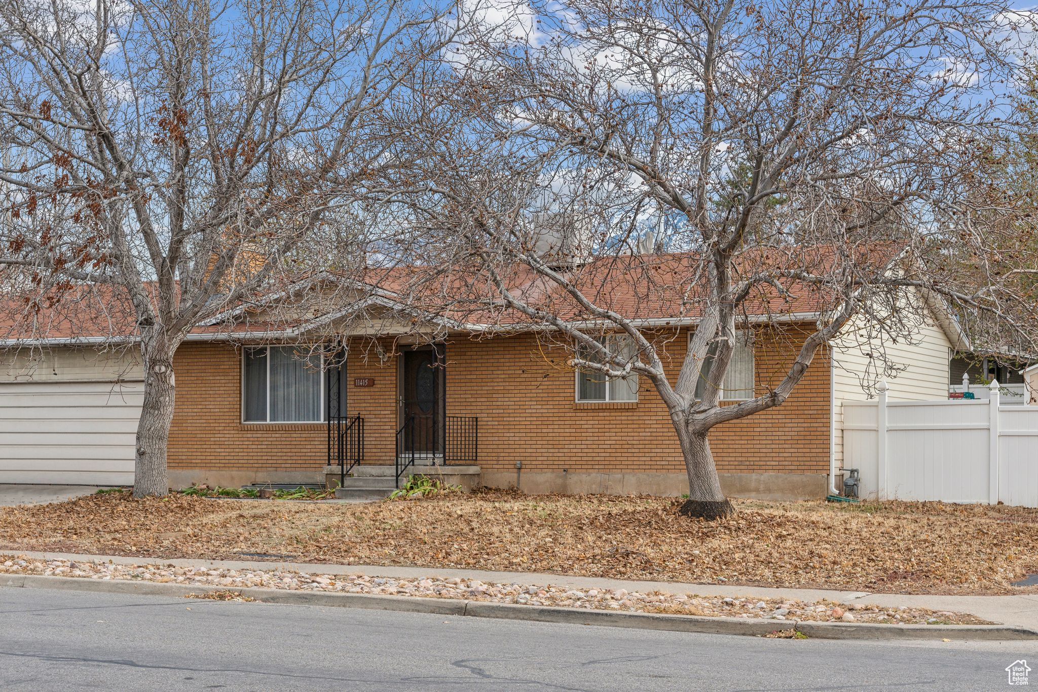 11415 S Sandy Creek Dr, Sandy, Utah image 2