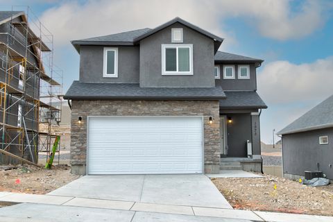 Photo of 1738 S WINDSONG DR #KAYLEE, Santaquin, UT 84655 (MLS # 2152066)
