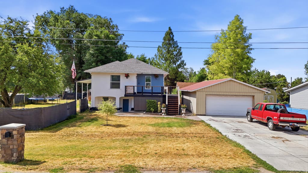 Photo of 105 W 200 S, Preston, ID 83263 (MLS # 2174623)