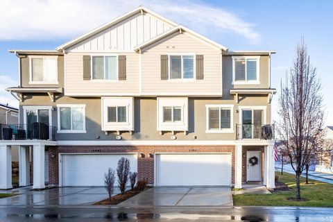 Photo of 5398 W MERCED RIVER PL, Herriman, UT 84096 (MLS # 2129340)