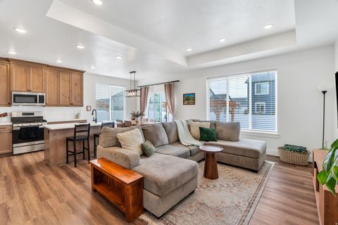 Tiny photo for 281 N PHEASANT DR, Mapleton, UT 84664 (MLS # 2139350)