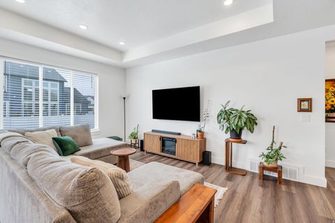 Tiny photo for 281 N PHEASANT DR, Mapleton, UT 84664 (MLS # 2139350)