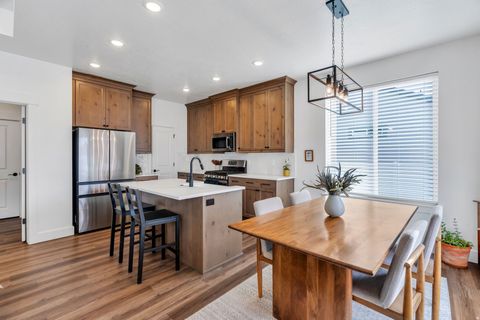 Tiny photo for 281 N PHEASANT DR, Mapleton, UT 84664 (MLS # 2139350)