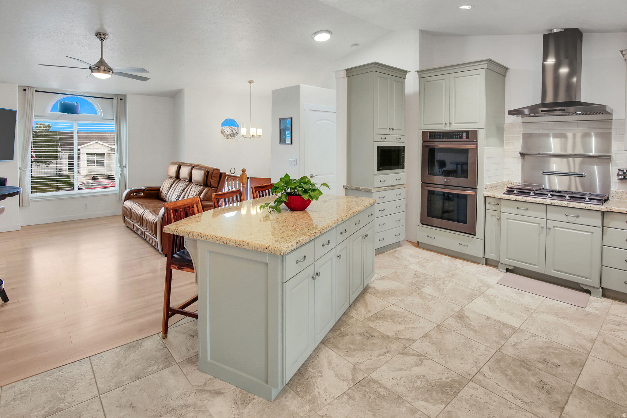 SNOWBERRY - Residential