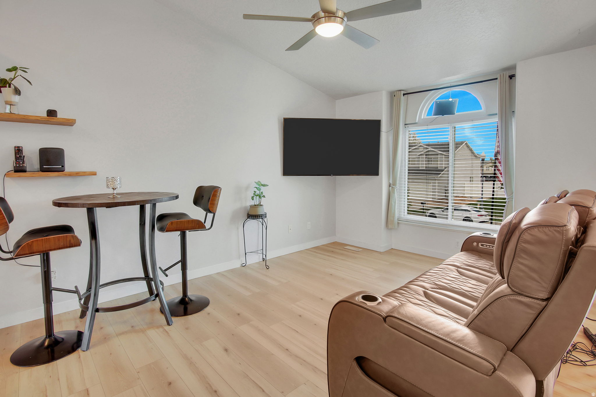 SNOWBERRY - Residential