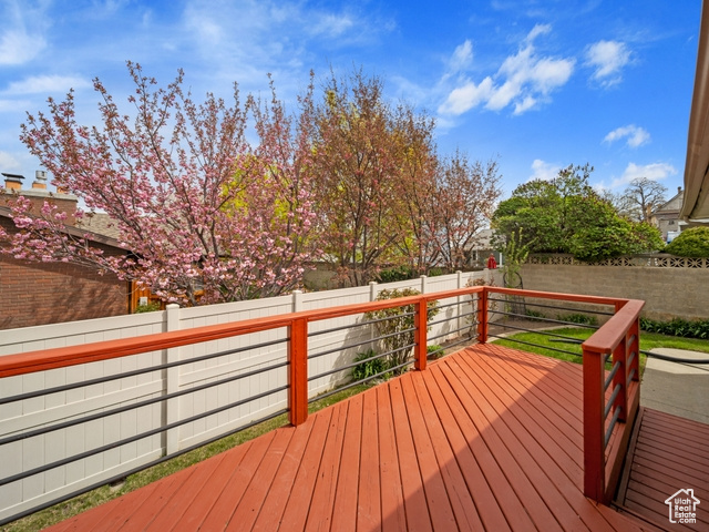 CLOVER CREST - Residential