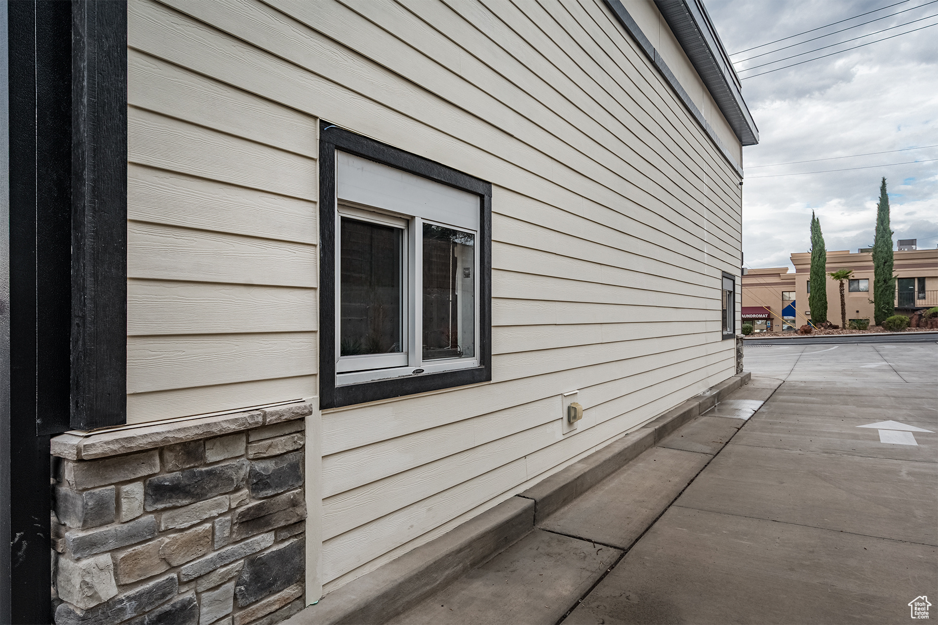 HAWKES - Commercial Sale