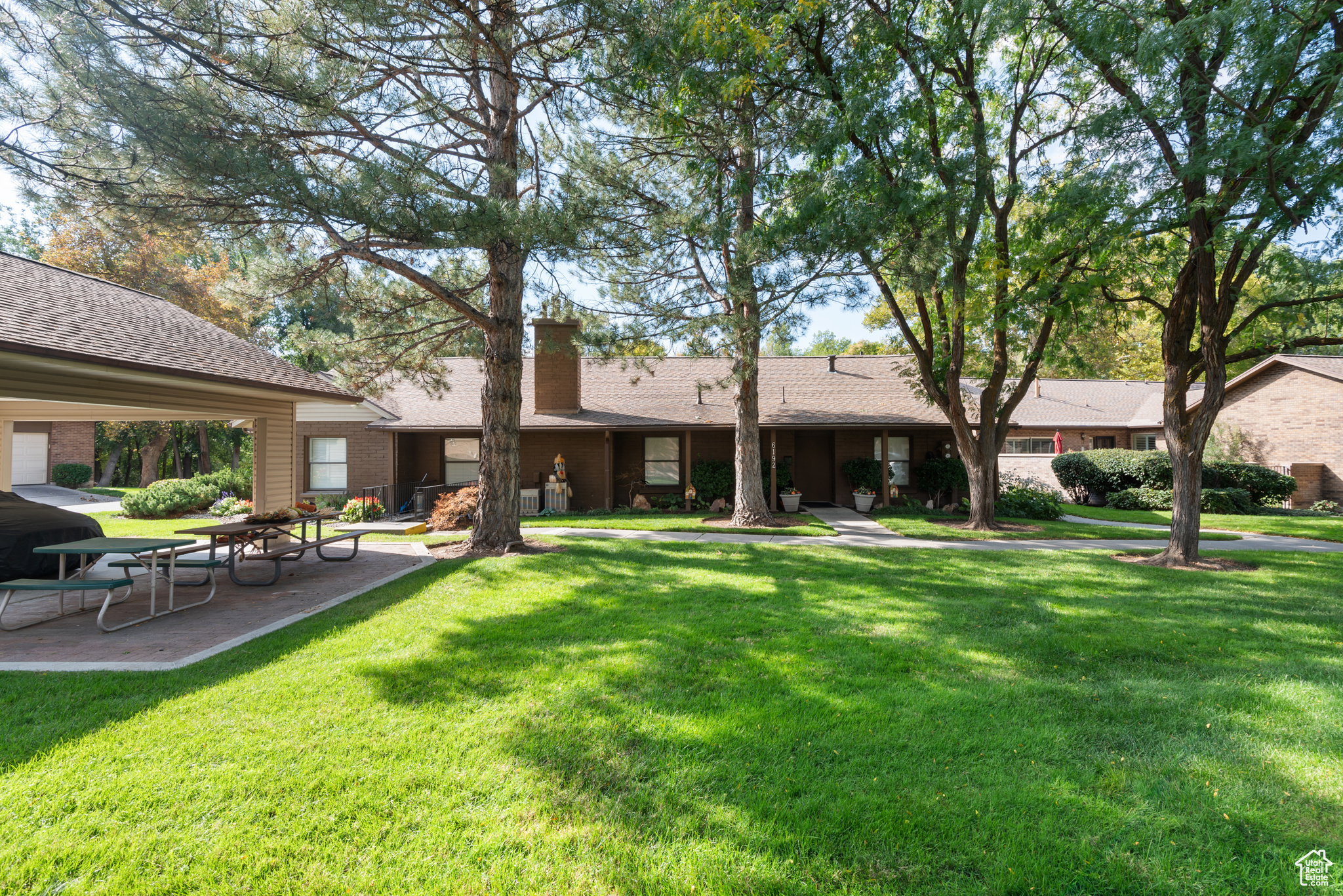 VINE STREET - Residential