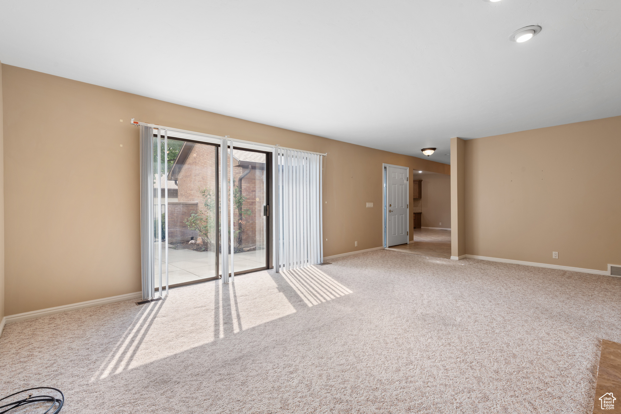 VINE STREET - Residential