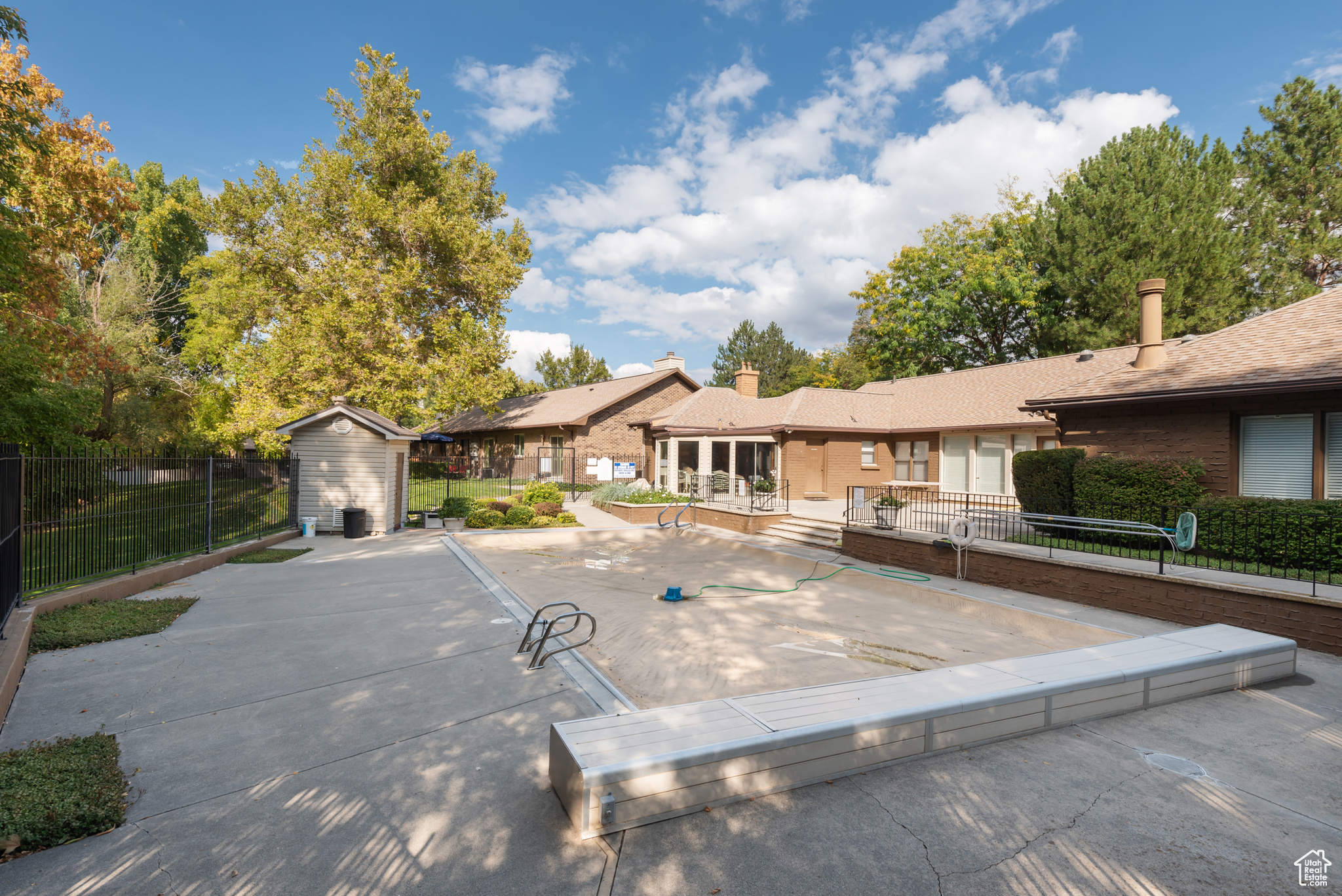 VINE STREET - Residential