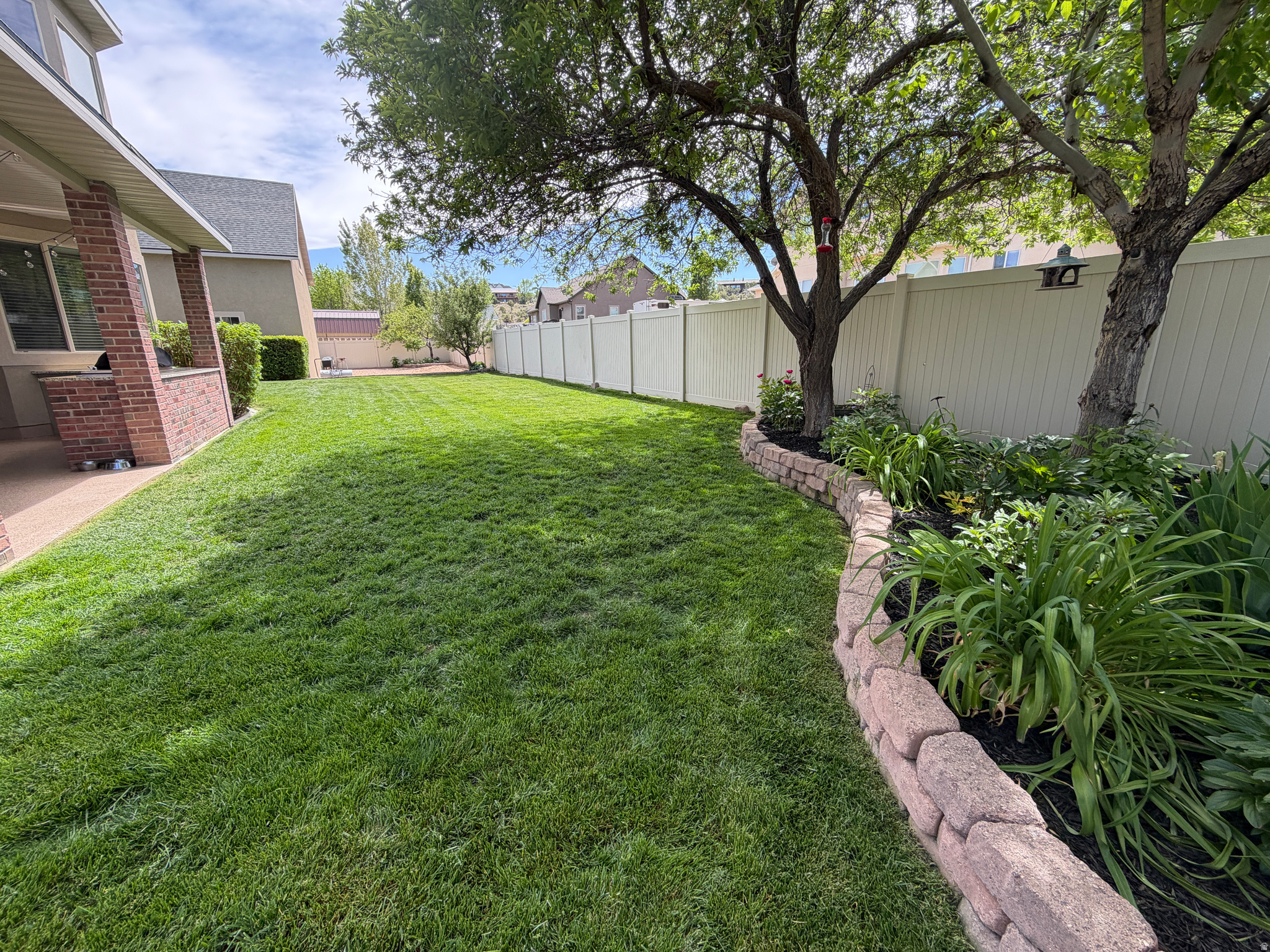 HIDDEN HOLLOW - Residential